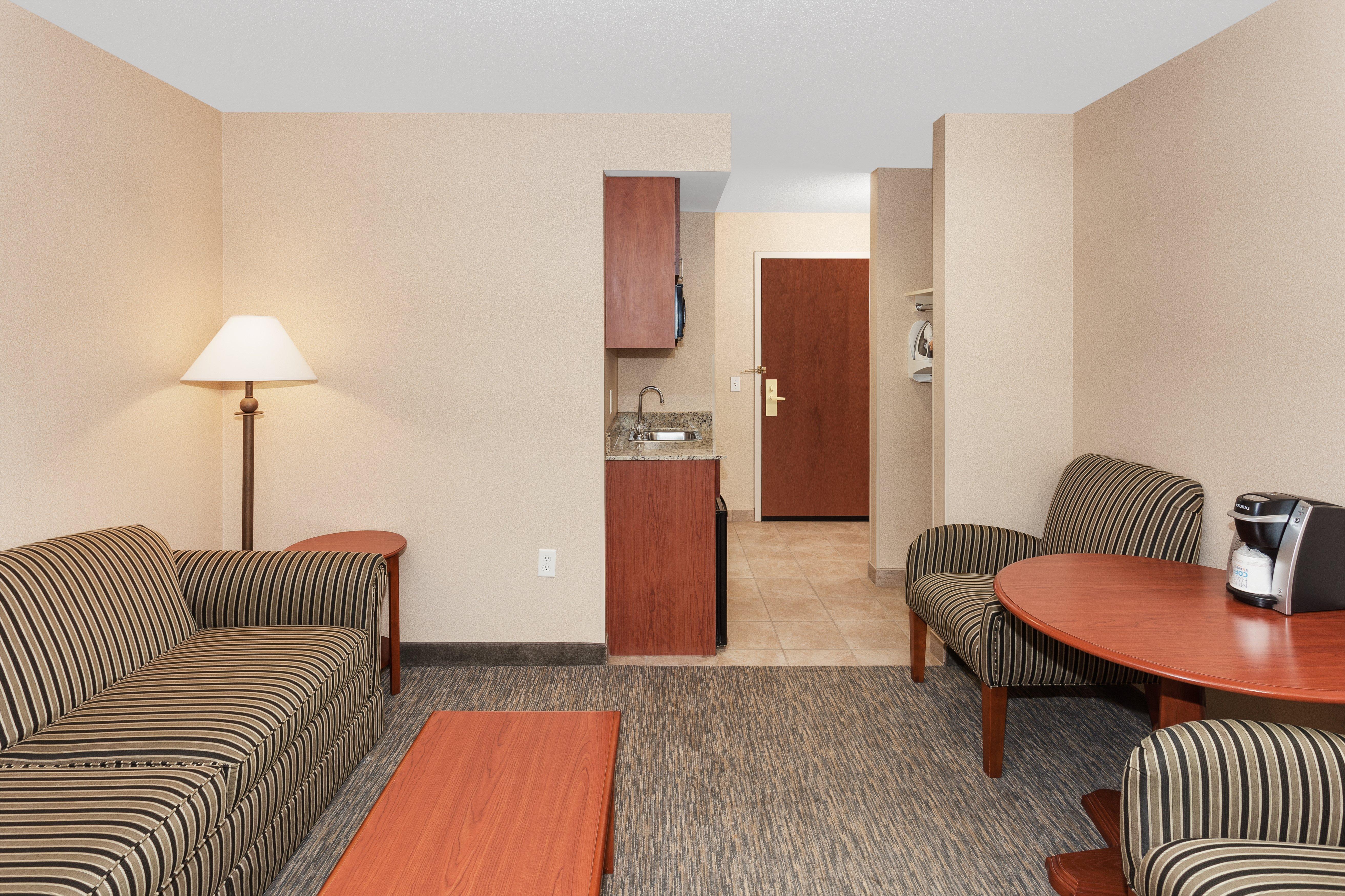 Holiday Inn Express & Suites Tilton By Ihg Екстер'єр фото
