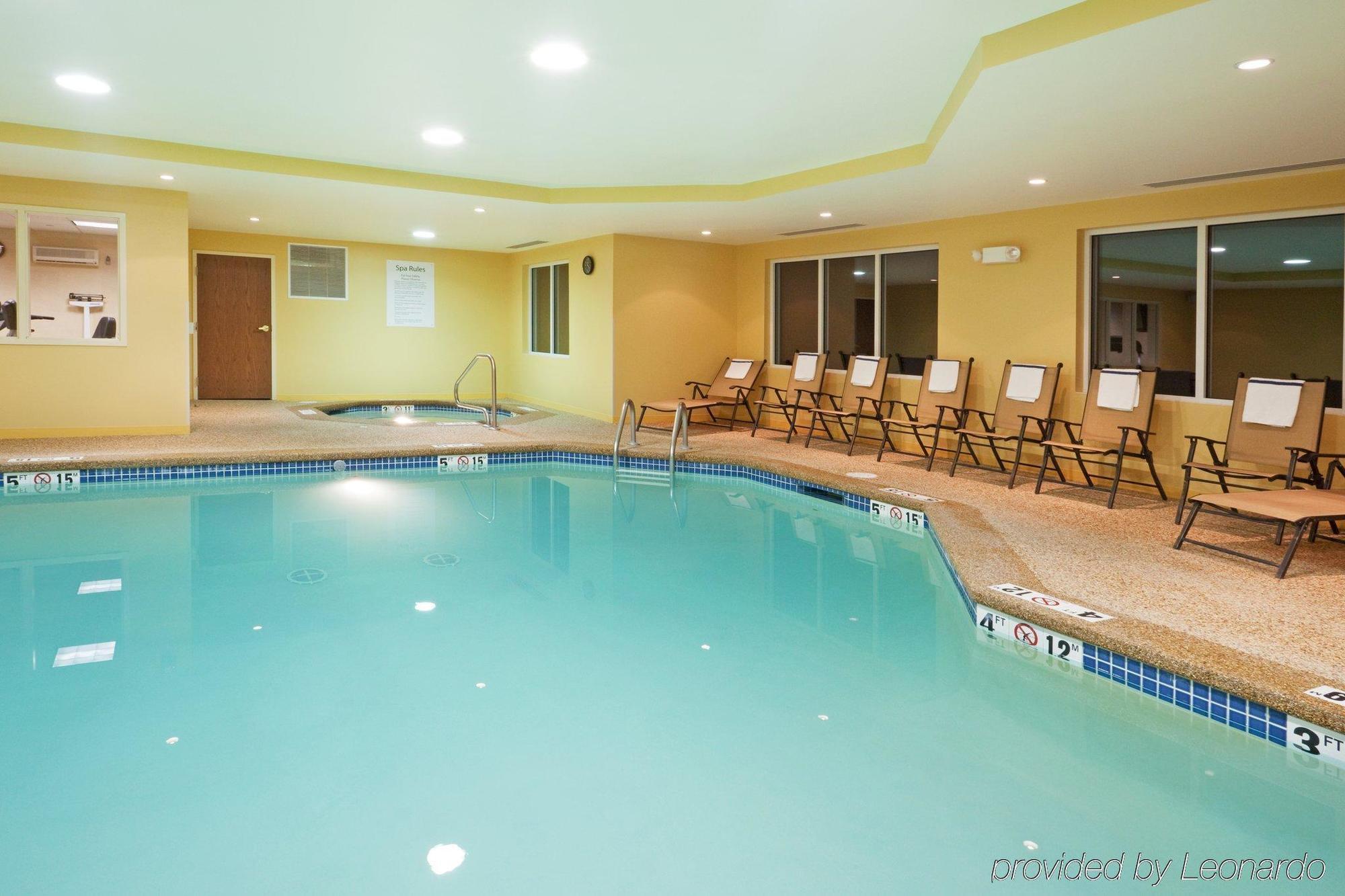 Holiday Inn Express & Suites Tilton By Ihg Зручності фото